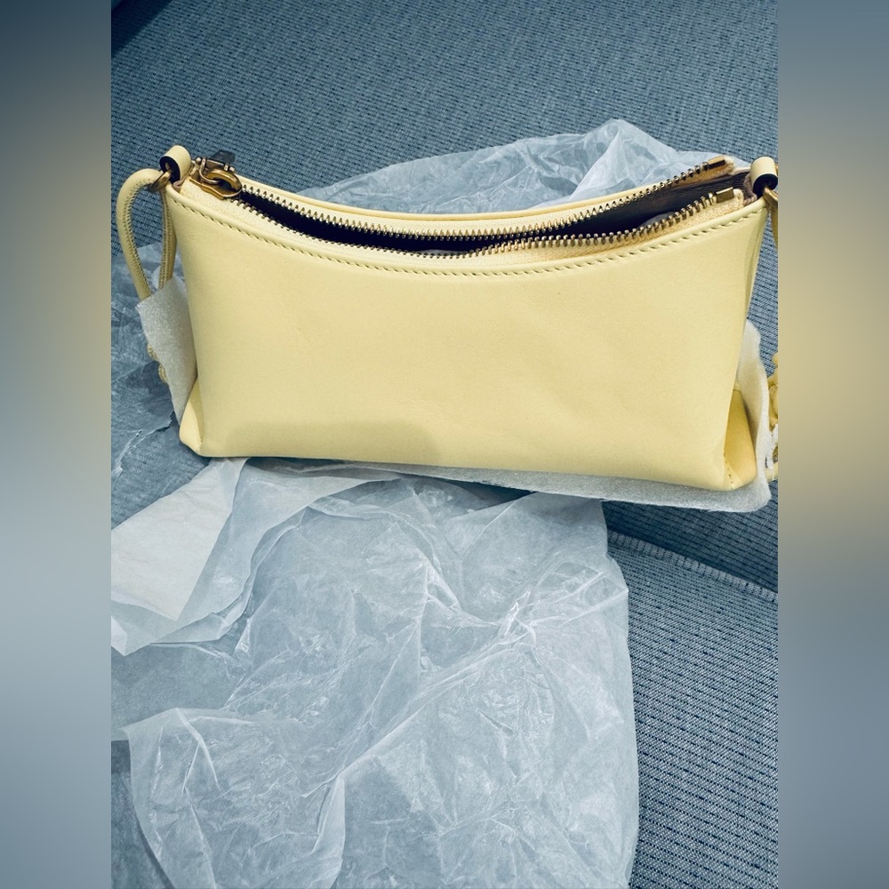 CULT GAIA Osa Leather Shoulder in Buttercream - Picture 11 of 11